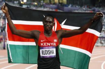 David Lekuta Rudisha celebra su victoria.