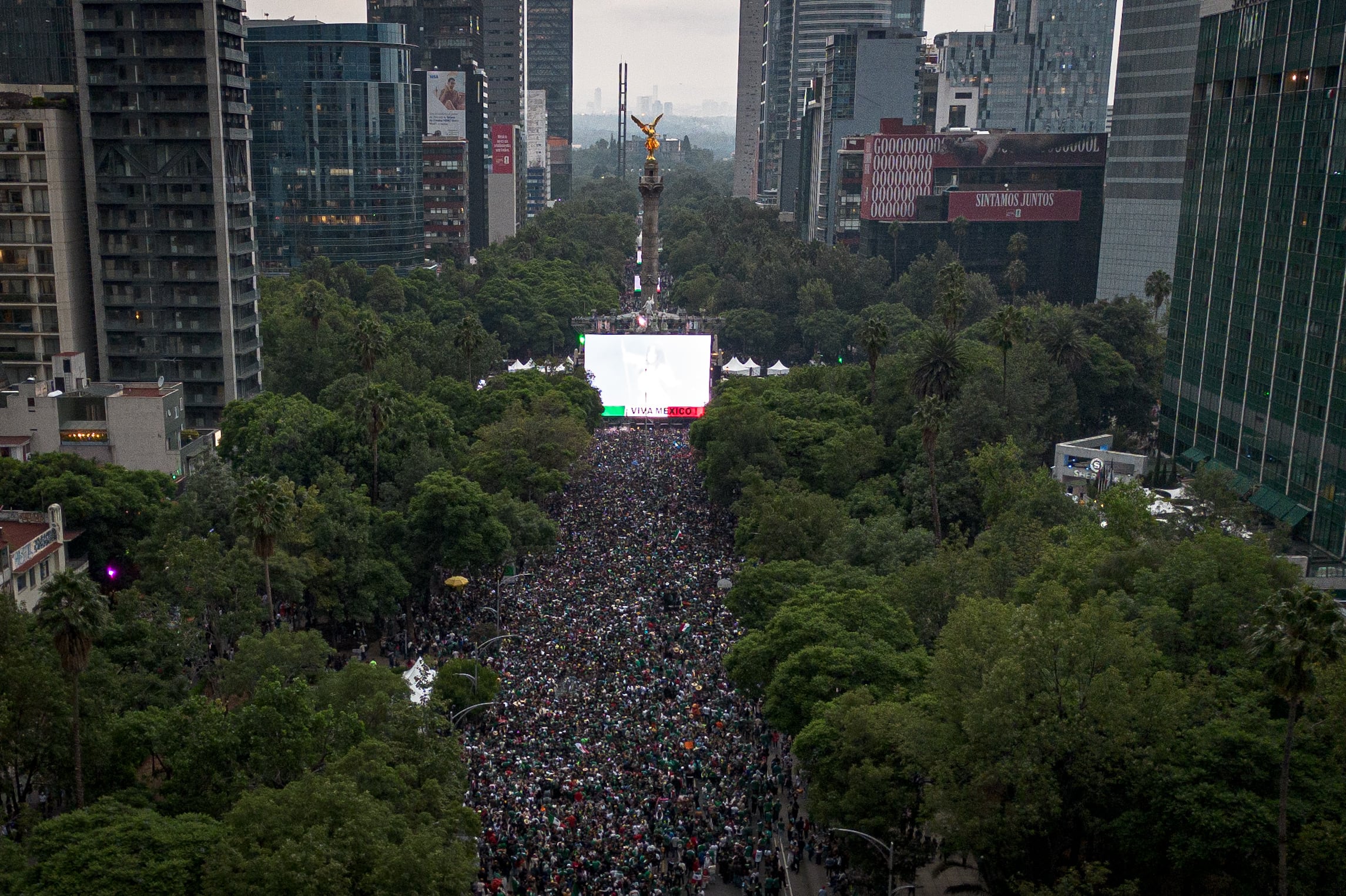 Avenida paseo de la Reforma previo al partido  de México contra Ecuador, el 30 de junio.