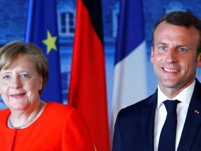 La canciller alemana, Angela Merkel, con el presidente francés, Emmanuel Macron