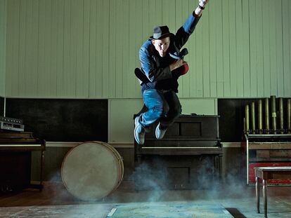 Tom Waits, cantante.