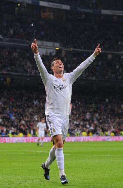 Cristiano celebra un gol ante el Sevilla.