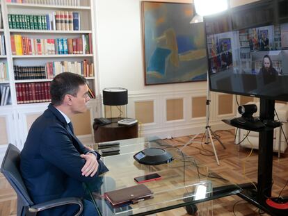 El presidente del Gobierno, Pedro Sánchez, preside por videoconferencia la reunión interministerial para el seguimiento de medidas por el coronavirus, en La Moncloa, en Madrid (España), a 13 de marzo de 2020.