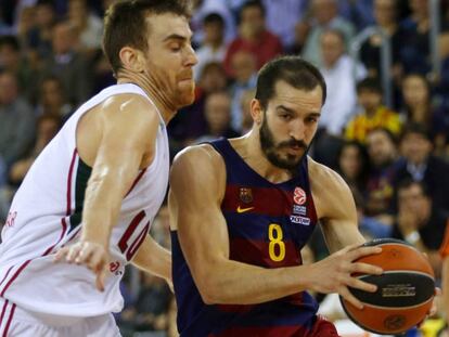 Claver, ante Pau Ribas, en un Bar&ccedil;a-Lokomotiv.