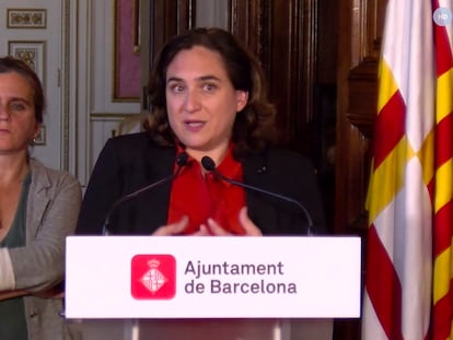 La alcaldesa de Barcelona, Ada Colau, y la consellera de Salut, Alba Vergés, en una comparecencia telemática.