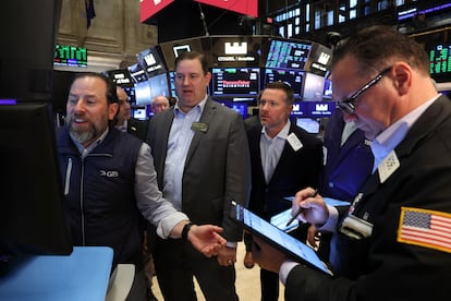 Traders work on the floor at the New York Stock Exchange (NYSE) in New York City, U.S., April 8, 2025.