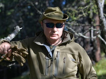 El presidente ruso, Vladimir Putin, es visto durante sus vacaciones en la taiga de Siberia (Rusia).