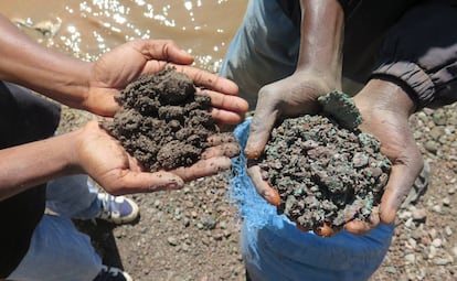 Más de 40.000 niños trabajan en la minería ilegal en RDC, según Unicef.