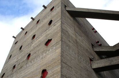 Centro Cultural SESC de Pomp&eacute;ia ubicado en S&atilde;o Paulo (1977) dise&ntilde;ado por Lina Bo Bardi