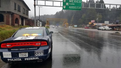 Caída de agua nieve en la carretera federal y la autopista México-Toluca