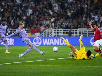 Valverde, en la acción del segundo gol del Madrid.