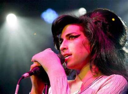 Amy Winehouse, en una actuación.