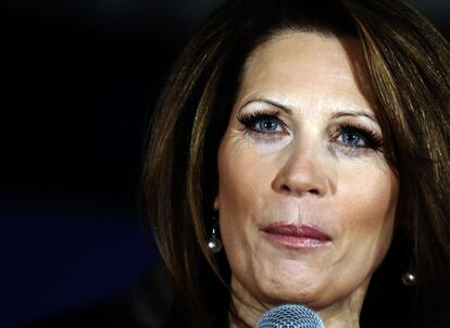 La congresista Michele Bachmann anuncia su retirada de la cerrar presidencial.