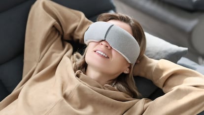 máscara de ojos con peso