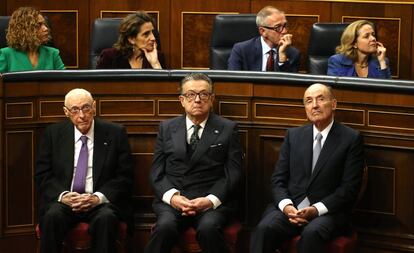 José Pedro Pérez-Llorca, Miguel Herrero y Rodríguez de Miñón y Miquel Roca, durante los acto del 40 aniversario de la Constitución celebrados en el Congreso de los Diputados, el 6 de diciembre de 2018.