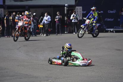 Mateo García Vuelta, conocido como Mateo Driver, ha acompañado a Checo Pérez en la previa del Gran Premio de México. Tiene cinco años y aspira a llegar a la élite del automovilismo.