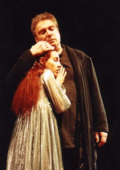 Alfredo Alcón protagoniza 'La tempestad', de Shakespeare, dirigida por Lluís Pasqual y estrenada en el Teatro San Martín de Buenos Aires en 2000.