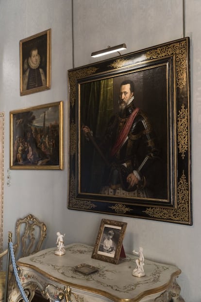 Salón Azul, donde se encuentra el retrato del Gran duque.