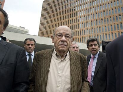 Fèlix Millet, sortint de la ciutat judicial, el 2009.