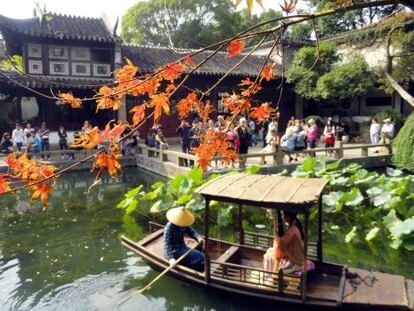 Visitantes en el Jardín Liu, en la ciudad china de Suzhou.