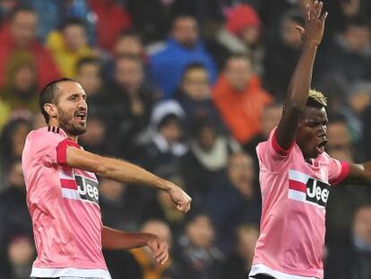 Las protestas de Chiellini y Pogba, ayer contra el Sassuolo