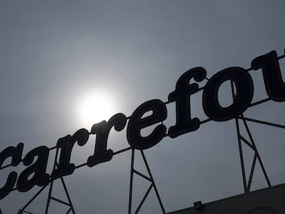 Francia investiga la alianza de compras entre Carrefour y Tesco