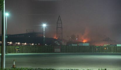 Imagen del incendio del parque temático Ferrari Land.