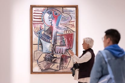 Varios visitantes en el Museo Picasso de Málaga.