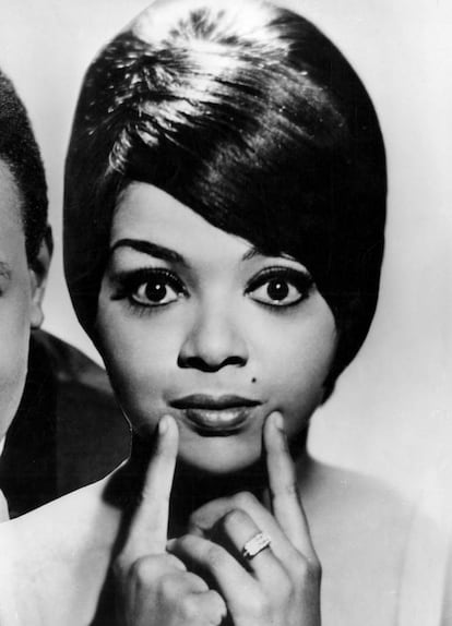 A história de Tammi Terrell (1945-1970) é breve e triste: uma das melhores vozes da Motown, gravou com Marvin Gaye sete músicas que entraram nos top 40 da lista dos mais vendidos dos EUA, incluindo o clássico 'Ain't No Mountain High Enough'. Em 1967, após desmaiar no palco, foi diagnosticada com um tumor no cérebro. Ela pôde gravar outras músicas entre as sucessivas cirurgias, mas logo se retirou dos palcos. Morreu um mês antes de fazer 25, em março daquele ano. No funeral, Marvin Gaye fez um discurso enquanto tocava um dos maiores sucessos da dupla, 'You're All I Need to Get By'.