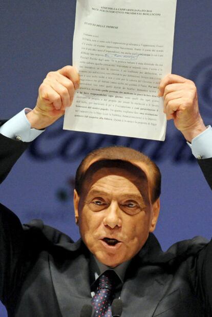 Berlusconi, anteayer en la asamblea de la patronal italiana, en Roma.