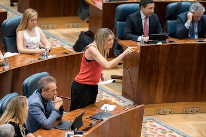 La portavoz del PSOE en la Asamblea, Mar Espinar, interviene durante una sesión plenaria en la Asamblea de Madrid, a 19 de junio de 2025, en Madrid (España).