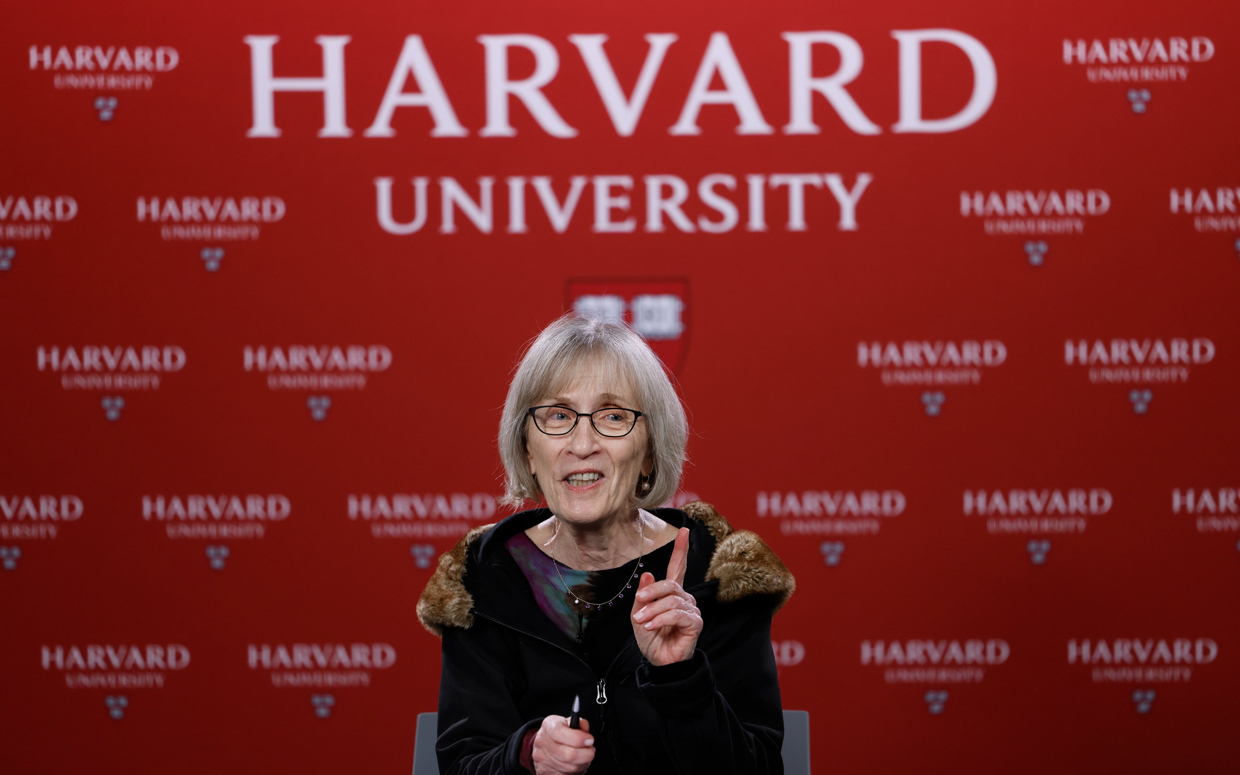 Se busca premio Nobel para conseguir una subida salarial
