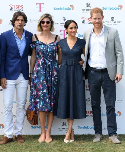 Nacho Figueras, Delfina Blaquier, Meghan Markle y el príncipe Enrique en un partido de polo en 2018.