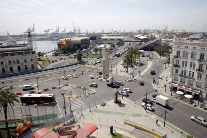 Vista aérea del puerto de Valencia ayer, recién abierto al tráfico tras la carrera de fórmula 1 del domingo.