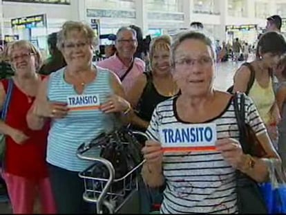 Los pasajeros con destino Lanzarote que ayer vieron interrumpido su vuelo por precaución temieron lo peor