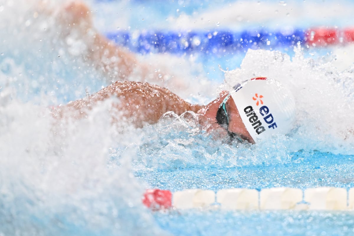 Popovici gana el oro en los 100 libre más rápidos de la historia y el español Luca Hoek acaba cuarto
