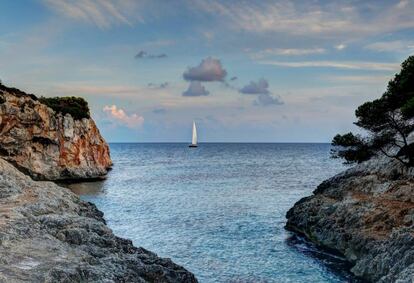 Paisaje costero desde Cala Varques, en la isla de Mallorca.