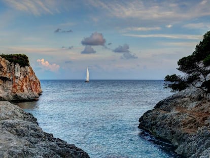 Paisaje costero desde Cala Varques, en la isla de Mallorca.