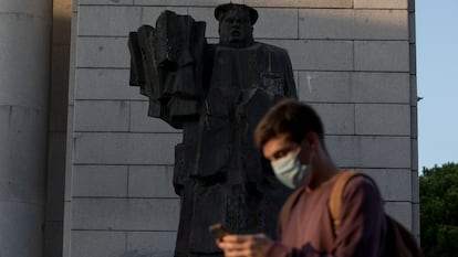 Estatua de Indalecio Prieto, en Madrid.