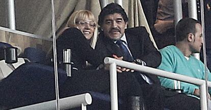 Maradona, con Roc&iacute;o Oliva