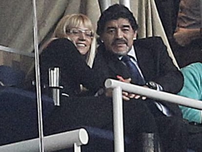 Maradona, con Roc&iacute;o Oliva