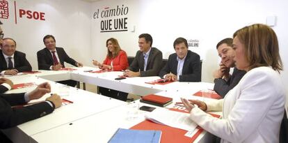 El secretario general del PSOE, Pedro S&aacute;nchez, se re&uacute;ne con los presidentes auton&oacute;micos socialistas.