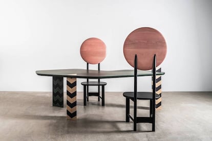 'Pink moon', una mesa de trabajo compartida, de las diseñadoras milanesas que forman Studio Pepe, para 'Connected'. |