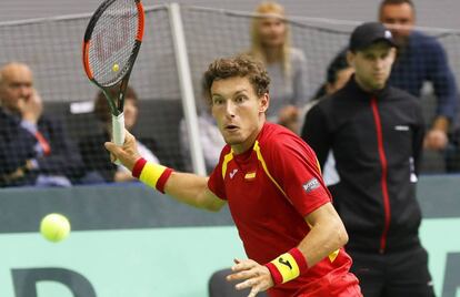 Pablo Carreño devuelve una bola ante Skugor.