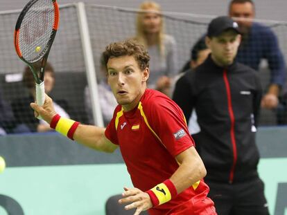 Pablo Carreño devuelve una bola ante Skugor.