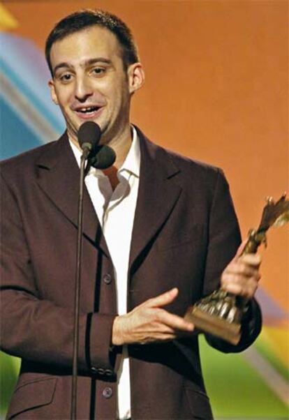 Alejandro Amenábar recoge el premio &#39;Independent Spirit&#39;a la mejor película extranjera.