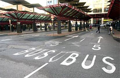 Aspecto del intercambiador de la Plaza de Castilla, en Madrid, esta mañana.