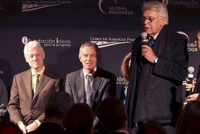 Bill Clinton, Tony Blair y Felipe González, el lunes en Nueva York.