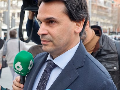 MADRID, 24/02/2025.- El novio de la presidenta madrileña Isabel Díaz Ayuso, Alberto González Amador, presta declaración este lunes ante la jueza que le investiga por dos presuntos delitos fiscales y falsedad documental, tras cuatro aplazamientos y casi un año después de que estallara el caso. EFE/ Sergio Perez