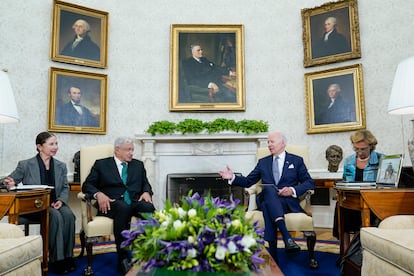 Los presidentes de México y EEUU durante su reunión en la Oficina Oval de la Casa Blanca, este martes.