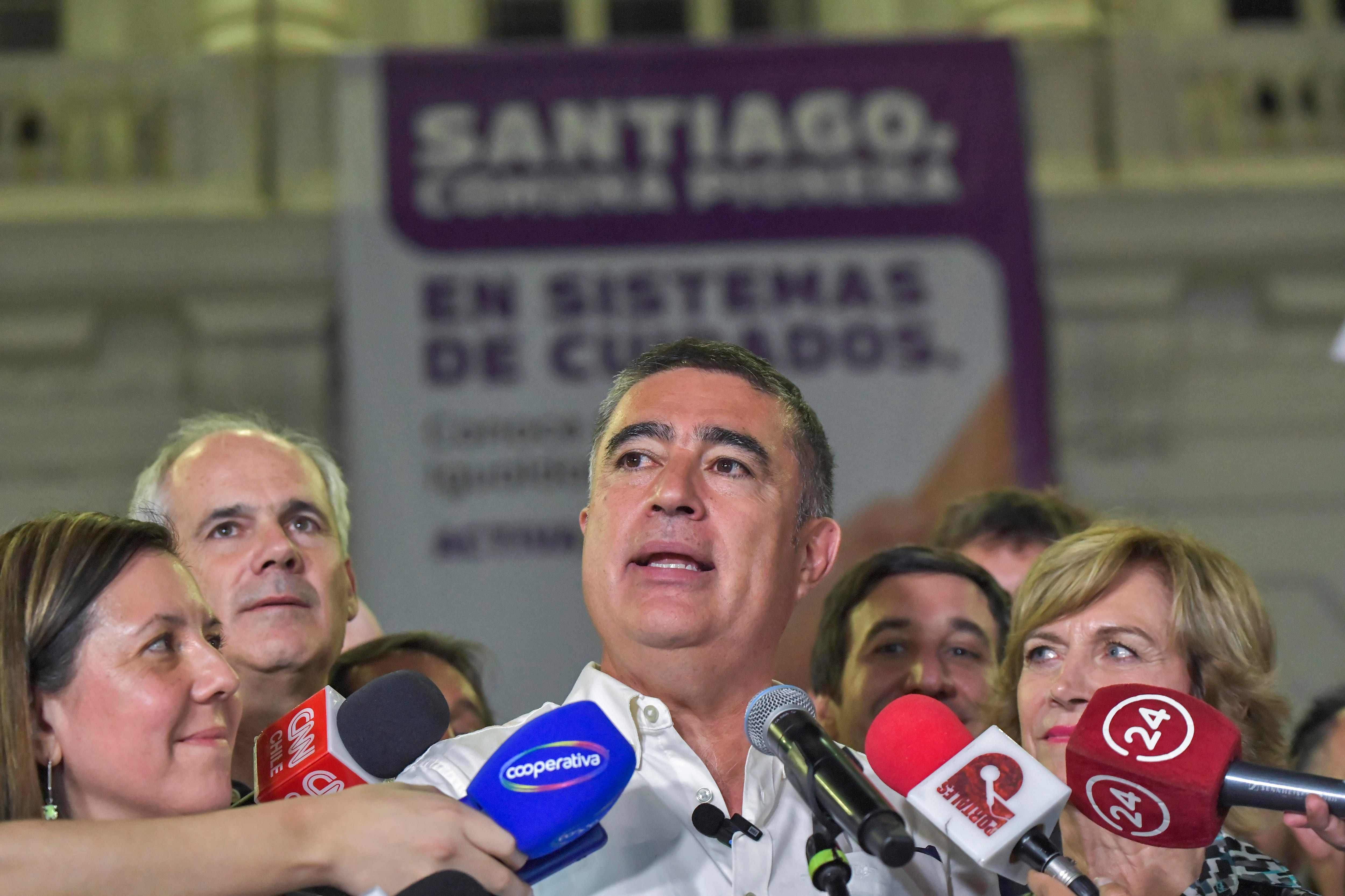 El alcalde electo, Mario Desbordes, este domingo tras conocer los primeros resultados.